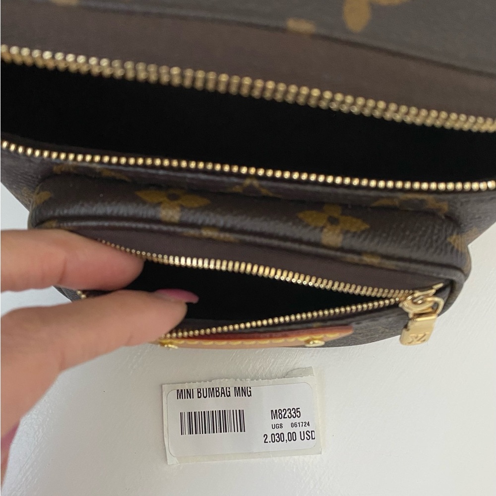 Authentic Louis Vuitton mini bumbag monogram - Picture 8 of 15